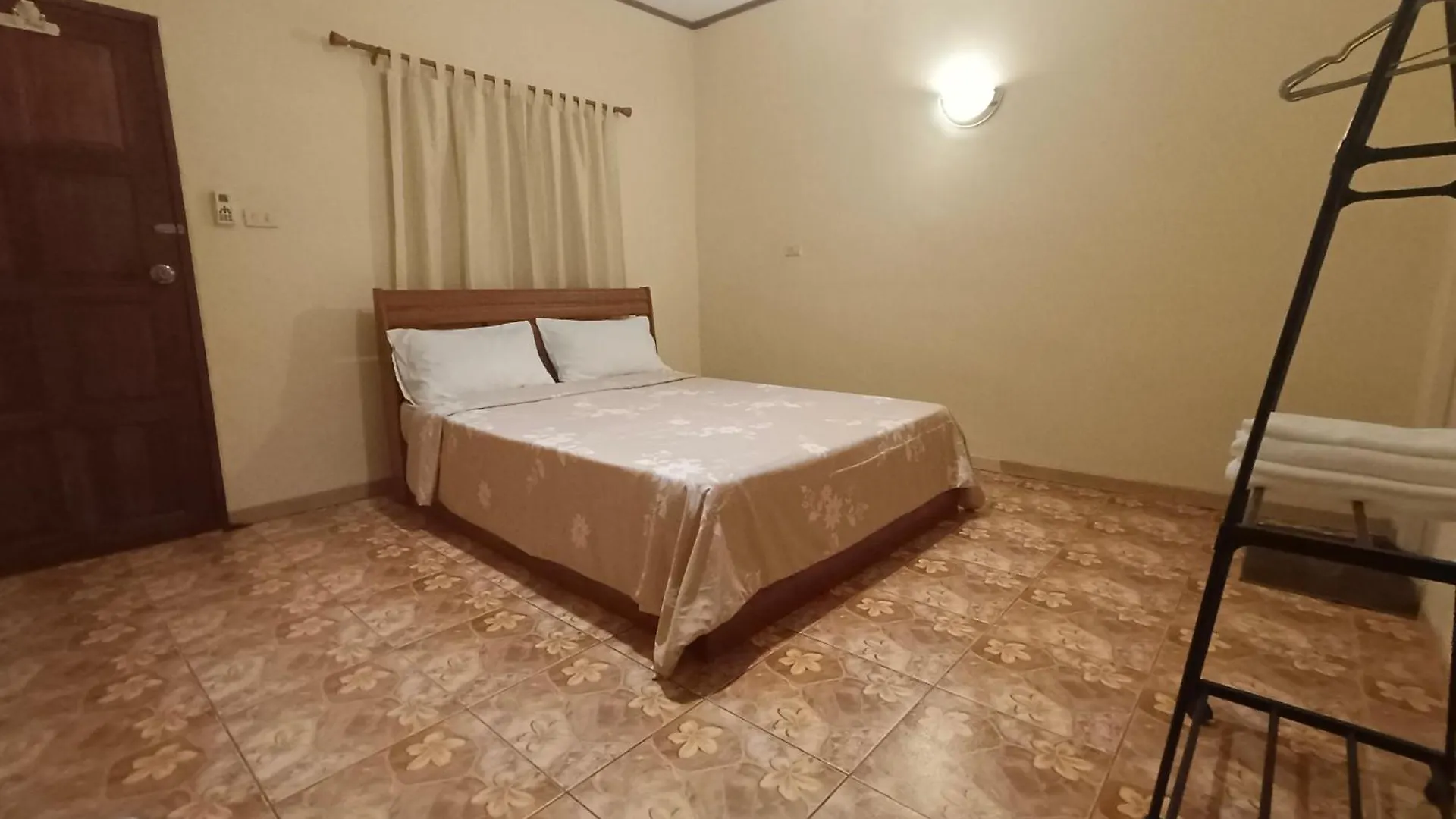 Tiki Bar-Kantiang Guesthouse Ко-Ланта Проживание в семье