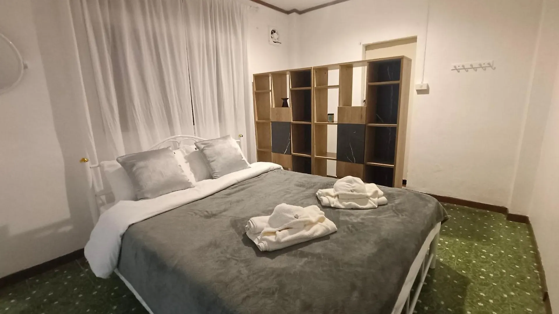 Проживание в семье Tiki Bar-Kantiang Guesthouse Ко-Ланта Таиланд