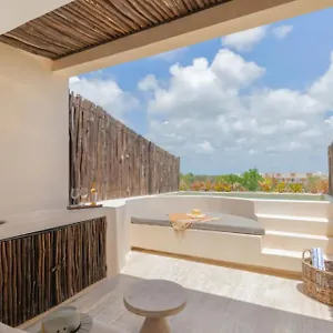 modern-2-bd-condo-private-rooftop-jacuzzi.quintano-roohotels.com/